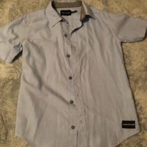CALVIN KLEIN  BUTTON DOWN BOYS SHIRT